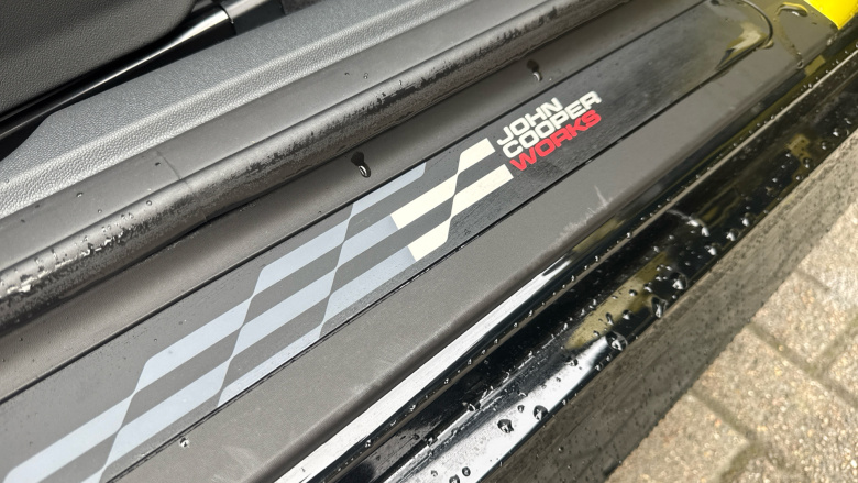 MINI Cooper 135kW E Sport [Level 2] 41kWh 3dr Auto Electric Hatchback